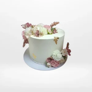 Birthday Cakes for Women – Elegant and personalised cake for celebrations in Solihull. Birthday Cakes for Women – A beautifully designed cake, perfect for celebrating women in Solihull.