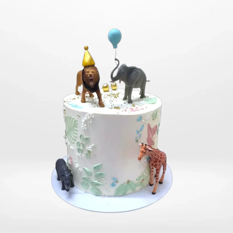 Birthday Cake Safari – Custom jungle and safari-themed cake for events in Birmingham. Birthday Cake Safari – A jungle-themed cake with animal and fondant decorations, available at our cake shop birmingham city centre.